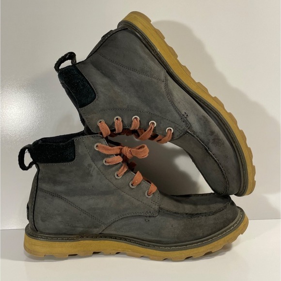 Sorel Mens Size 9.5 Caribou Mod Chukka Boot Waterproof Suede & Nylon Grey main image 9